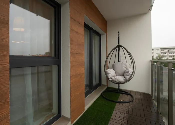 Rosa Janow Z Miejscem Parkingowym *